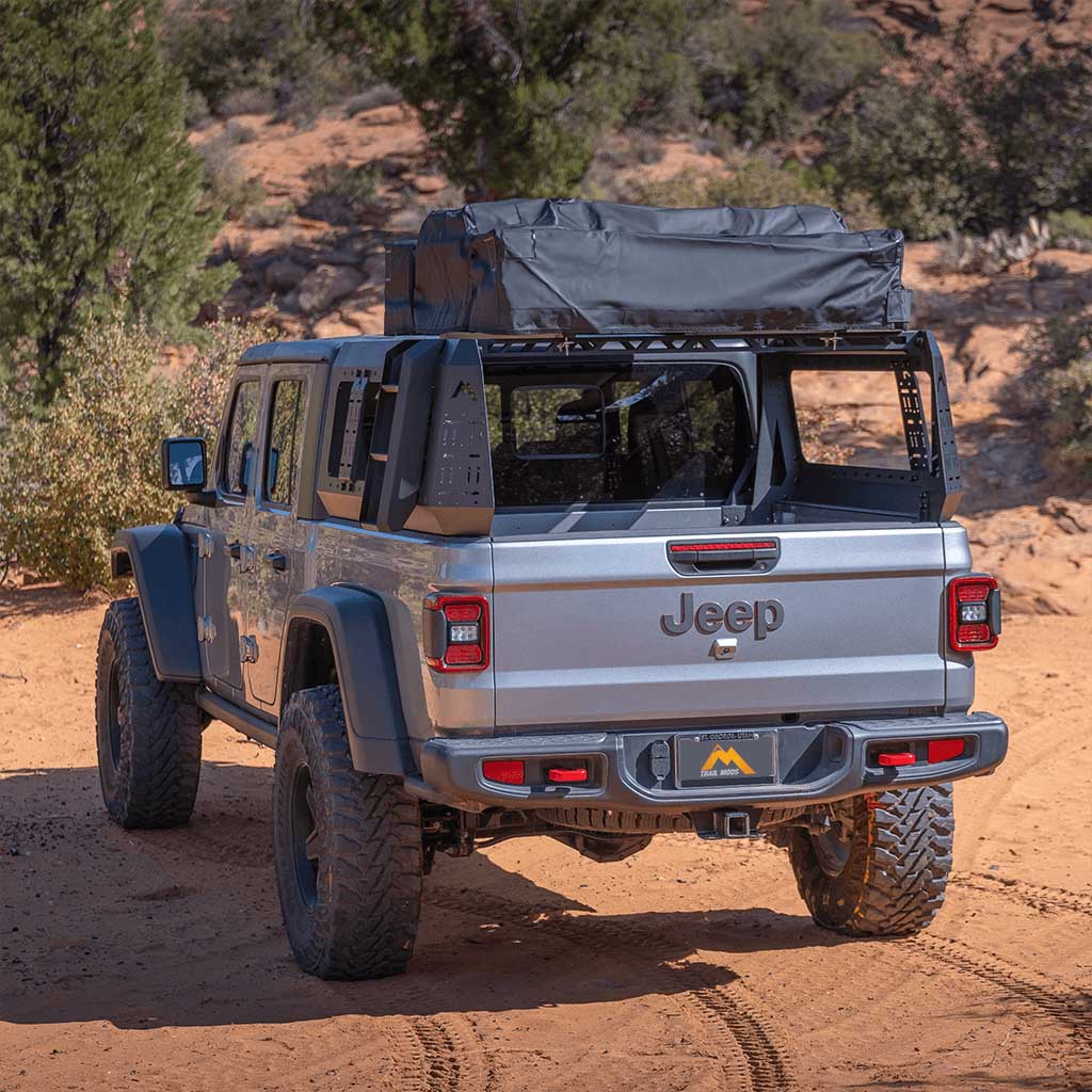 Rear view of jeep gladiator with bed rack